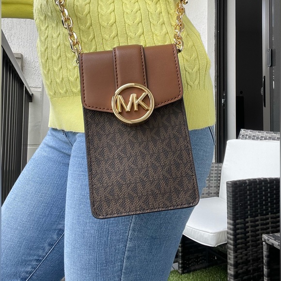 Michael Kors Women Carmen Small Faux Leather Phone Crossbody Bag - Picture 5 of 15